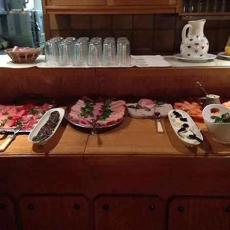 招待所 Kurparkhotel 3*