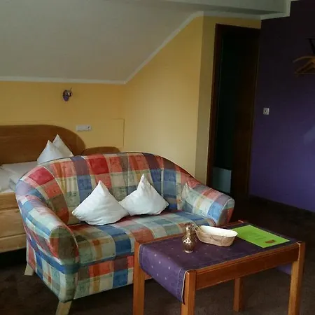 招待所 Kurparkhotel 3*